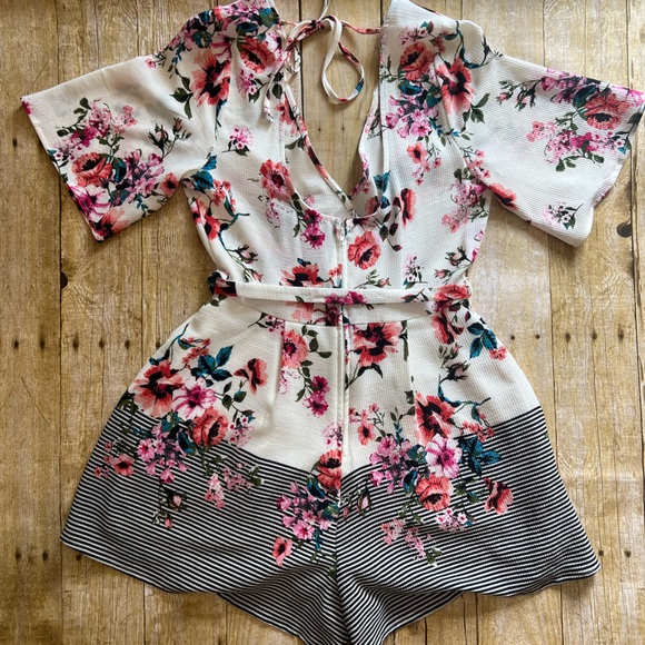 Ash & Violet floral striped romper. small - Picture 6 of 6